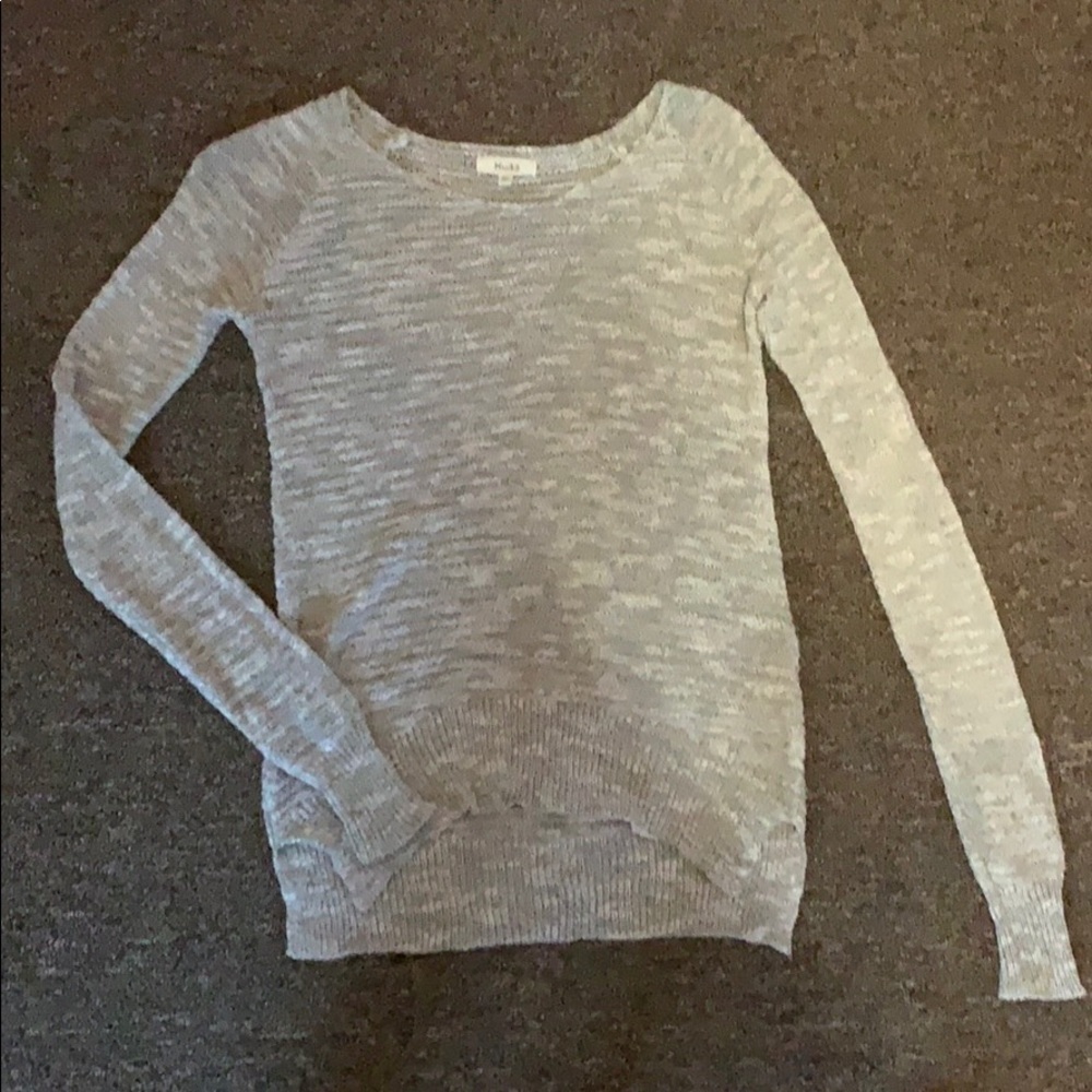 Light grey crew neck knitted sweater